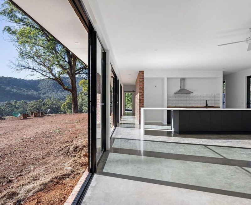 New-home-build-with-polished-concrete-Southern-NSW